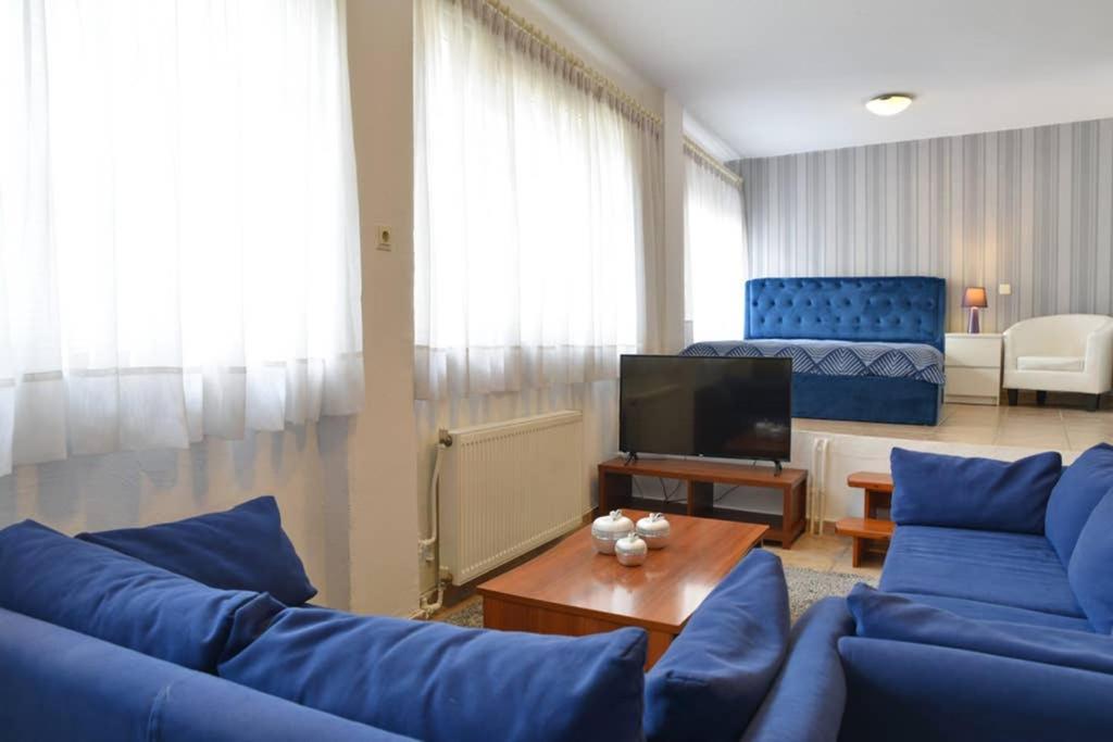 A Modern Bright Studio In The Center Of Kastoria Exterior foto